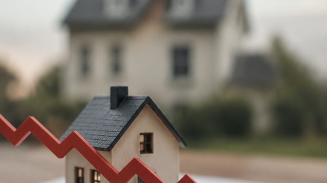 Understanding the Impacts of Declining Housing Prices Today | rajajp88, cagar bola net slot, www sbo